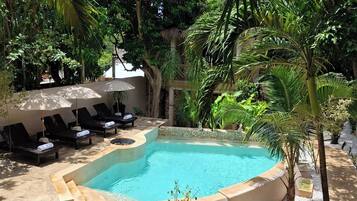 Outdoor pool, pool loungers