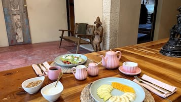 Free daily continental breakfast
