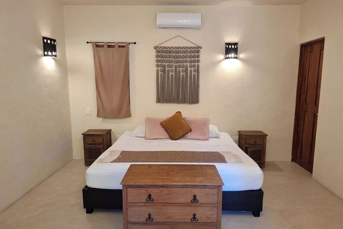 Premium bedding, down comforters, in-room safe, laptop workspace