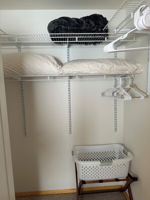 3 bedrooms, travel cot, free WiFi, bed sheets