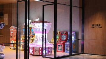 Área de juegos infantiles techada