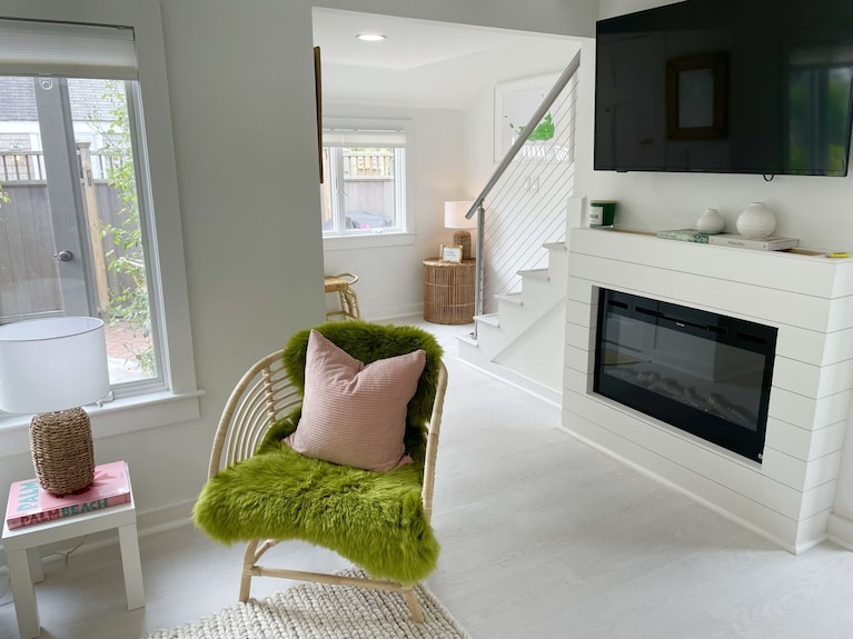 Newly Renovated House In Brandt Point, Right Near Town And Children's Beach - Nantucket, MA