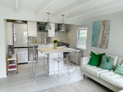 Newly renovated house in Brandt Point, right near town and Children's Beach