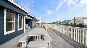 Terrace/patio - Seas the Day luxury 2nd row beach house, sleeps 15 (Galveston)