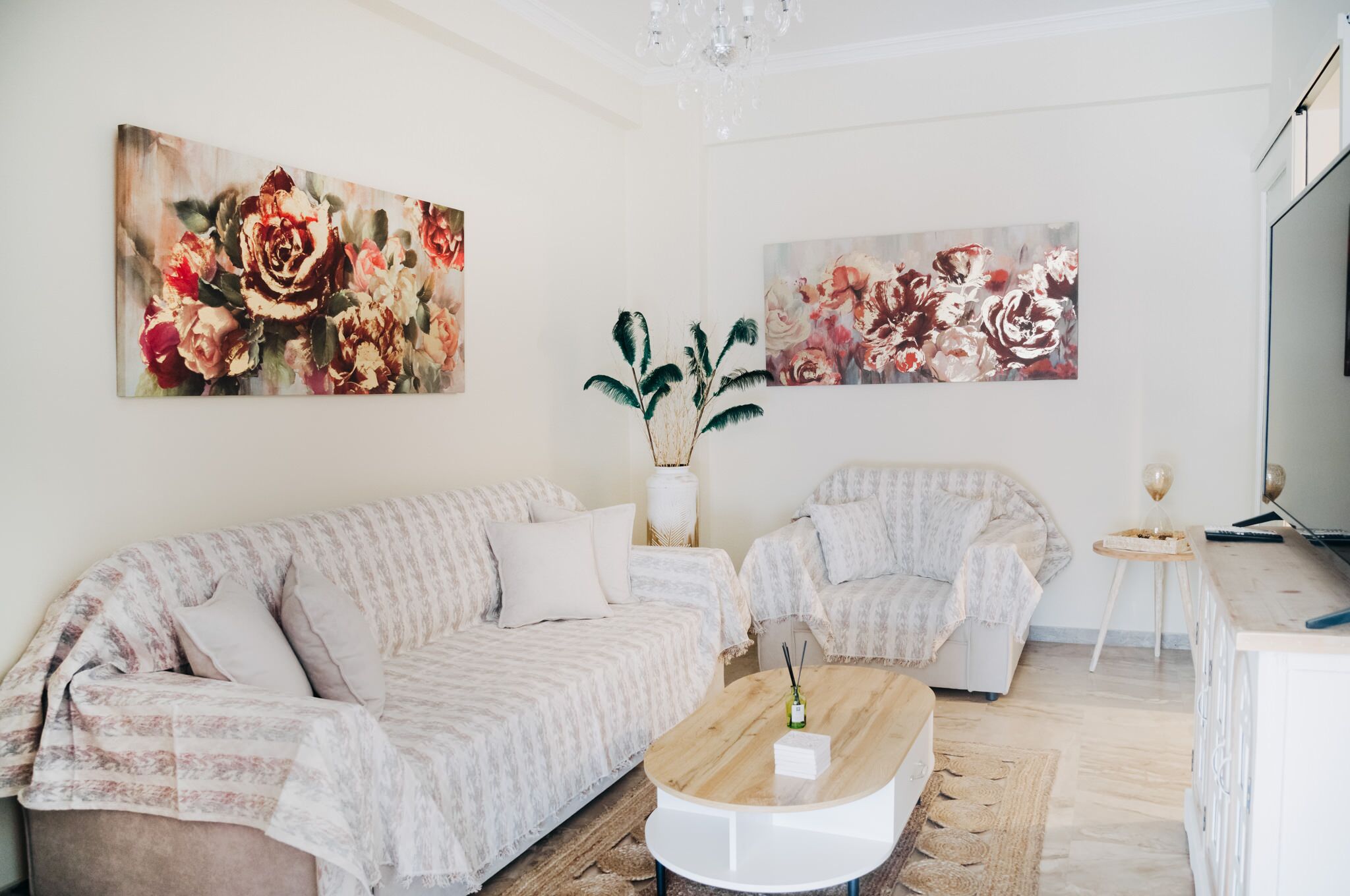 Lägenhet City - 1 queensize-säng med bäddsoffa - balkong - utsikt mot staden | Vardagsrum | 55-tums LED-tv med premiumkanaler och tv