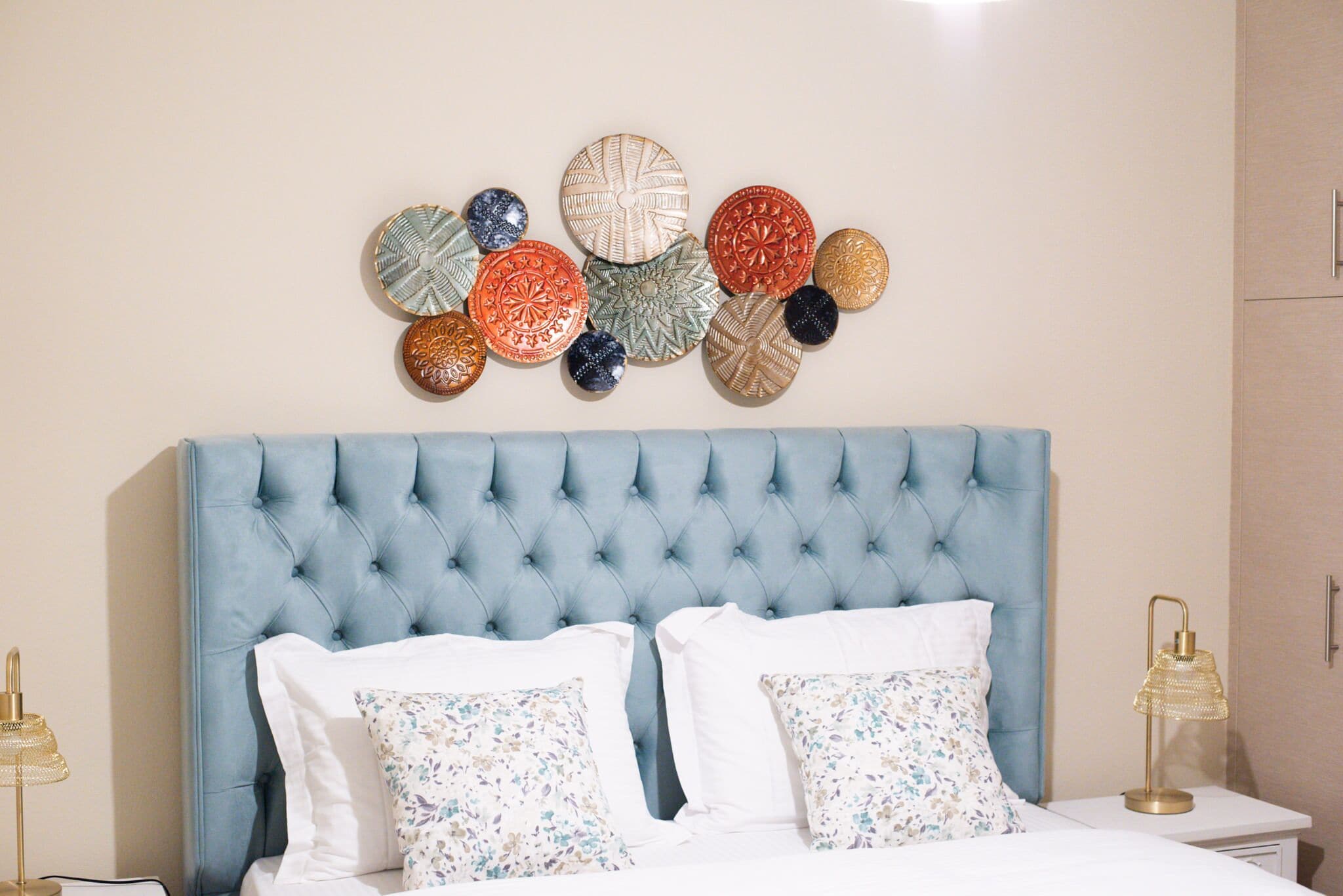 City Apartment, 1 Queen Bed with Sofa bed, Balcony, City View | 1 bedroom, individually decorated, desk, blackout drapes