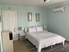 3 bedrooms, desk, free WiFi, bed sheets