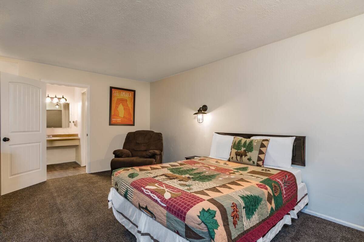 Habitación estándar | Espacio para trabajar con laptop, wifi gratis y ropa de cama