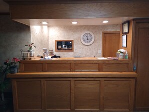 Lobby - High Desert Inn (Salina)