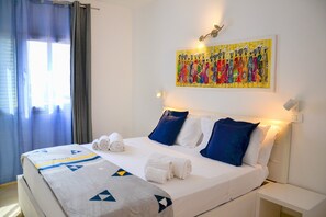 1 chambre, coffres-forts dans les chambres, bureau, lit parapluie