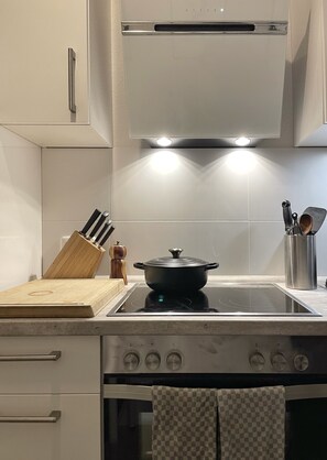 Wasserkocher mit Kaffee-/Teezubehör, Kochgeschirr/Geschirr/Besteck