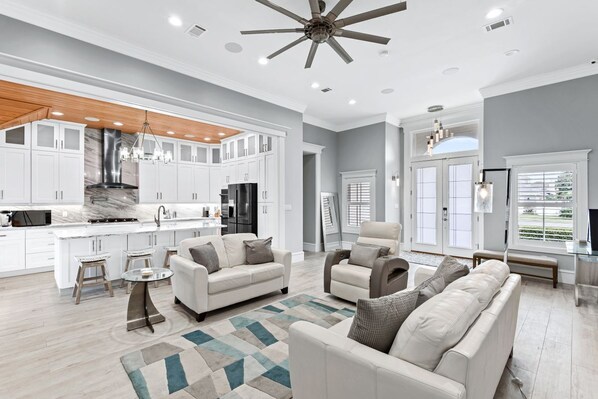 Smart TV, fireplace