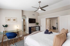 4 bedrooms, desk, iron/ironing board, travel crib