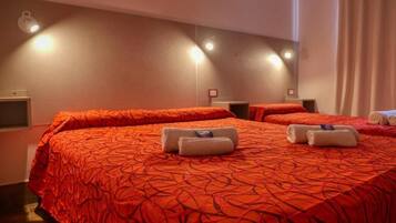 Caja de seguridad en la habitación y decoración personalizada