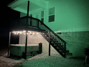 Outdoor spa tub - Ocoee Getaway￼ house with hot tub and fire pit   (Ocoee)