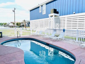 حمّام سباحة خارجي