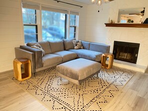 Smart TV, computer monitors