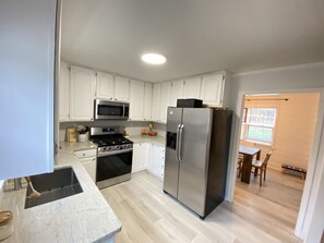 Fridge, microwave, oven, stovetop - Cozy Family-Friendly home w/ spacious backyard & firepit (marietta)