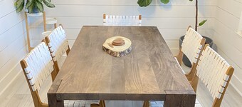 Cozy Family-Friendly home w/ spacious backyard & firepit