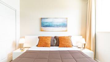 2 bedrooms, in-room safe, desk, iron/ironing board