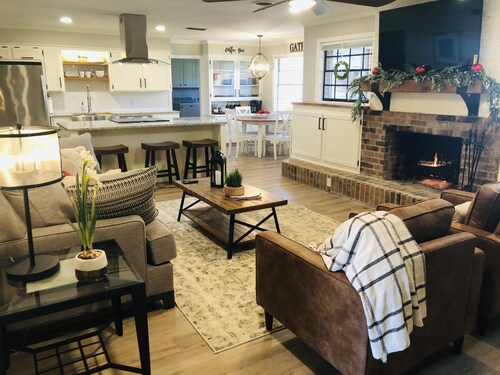 NEW 3 BR 2 BA Modern Farmhouse - Best/Safest Location in Shreveport