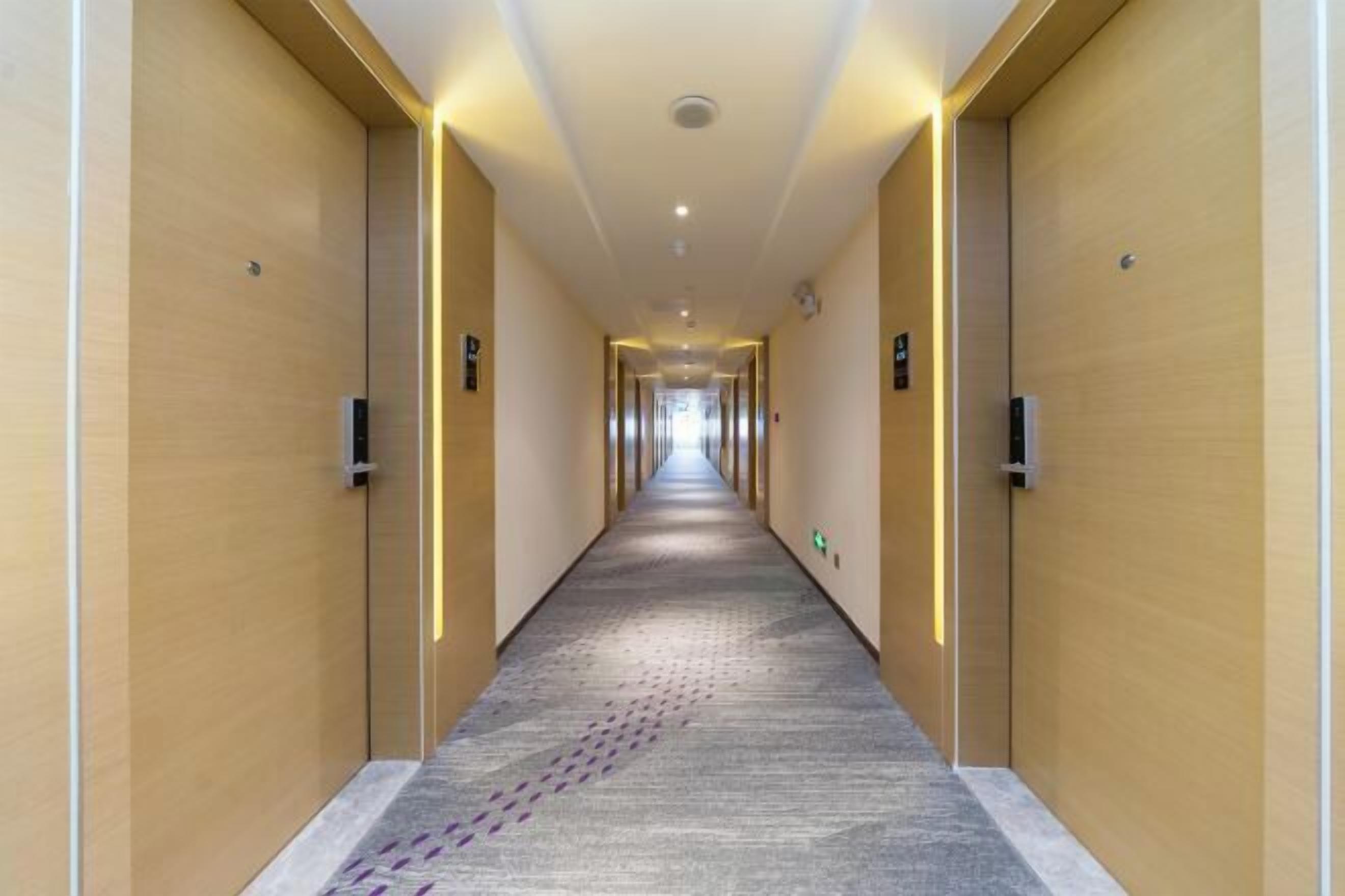 المنشأة من الداخل