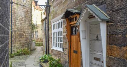 2 bedroom accommodation in Robin Hoods Bay
