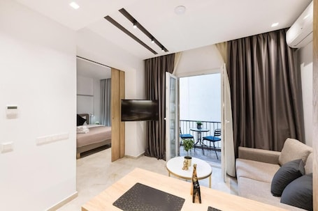 45-inch Smart TV with digital channels, tablet