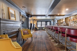 Bar (in der Unterkunft)
