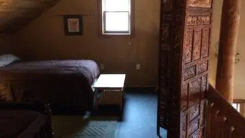3 bedrooms, travel crib, free WiFi, bed sheets