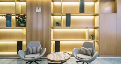 Zhenjiang July hotel