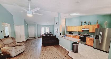 🍹🌞 Tropical Paradise! Heated Pool, Boat Parking, Near Beaches!