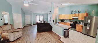 🍹🌞 Tropical Paradise! Heated Pool, Boat Parking, Near Beaches!