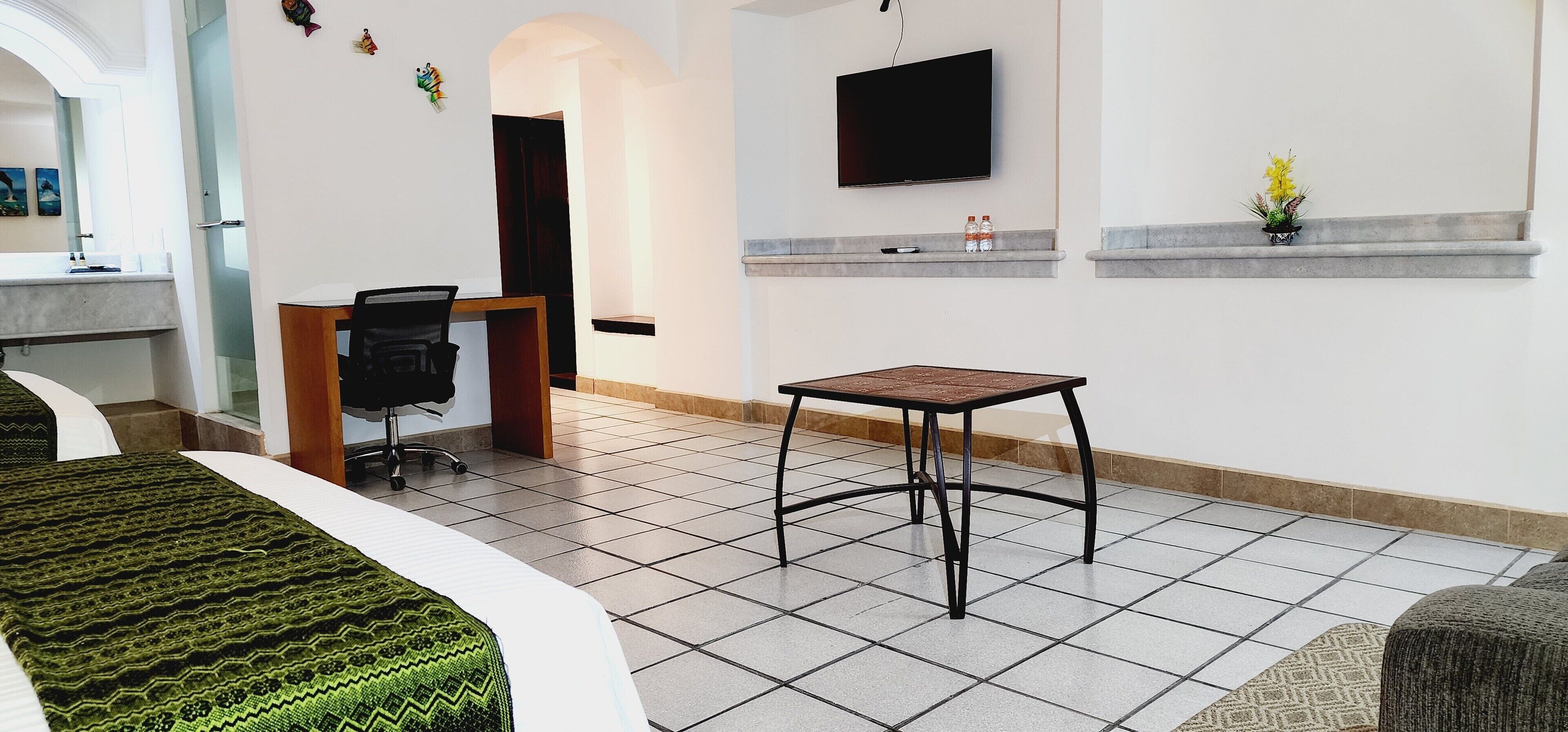 deluxe double room | desk, iron/ironing board, free wifi, bed sheets