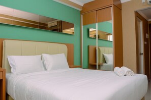 1 bedroom, free WiFi, bed sheets - Cozy and Modern Signature Park Grande Studio Apartment (Jakarta)