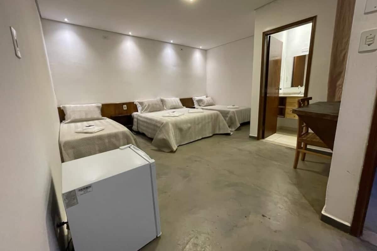 Een minibar, een bureau, geluiddichte muren, gratis wifi
