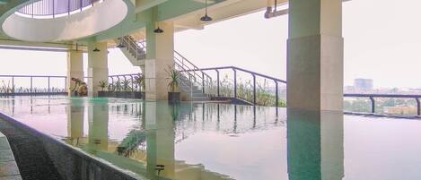 Kolam renang outdoor