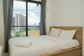 1 bedroom, free WiFi, bed sheets - Gorgeous and Comfy Studio Sky House BSD Apartment (Pagedangan)