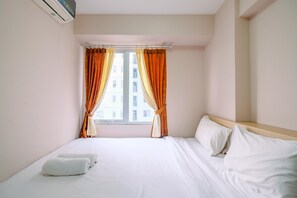 2 bedrooms, free WiFi, bed sheets - Nice and Strategic 2BR at Bassura City Apartment (Jakarta)