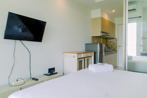 Interior - Comfortable and Simply Studio Apartment at Tamansari Skylounge (Tangerang)
