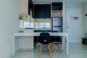 Private kitchen - Fancy and Nice 1BR Apartment at Silkwood Residence (Tangerang)