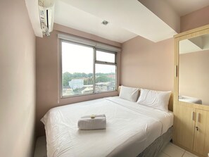Room | 2 bedrooms, free WiFi, bed sheets - Roomy 2BR Apartment at Jarrdin Cihampelas Apartment (Bandung)