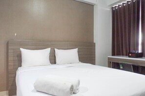 Room | 1 bedroom, free WiFi, bed sheets - Delightful Luxurious Studio Room at Taman Melati Surabaya Apartment (Surabaya)