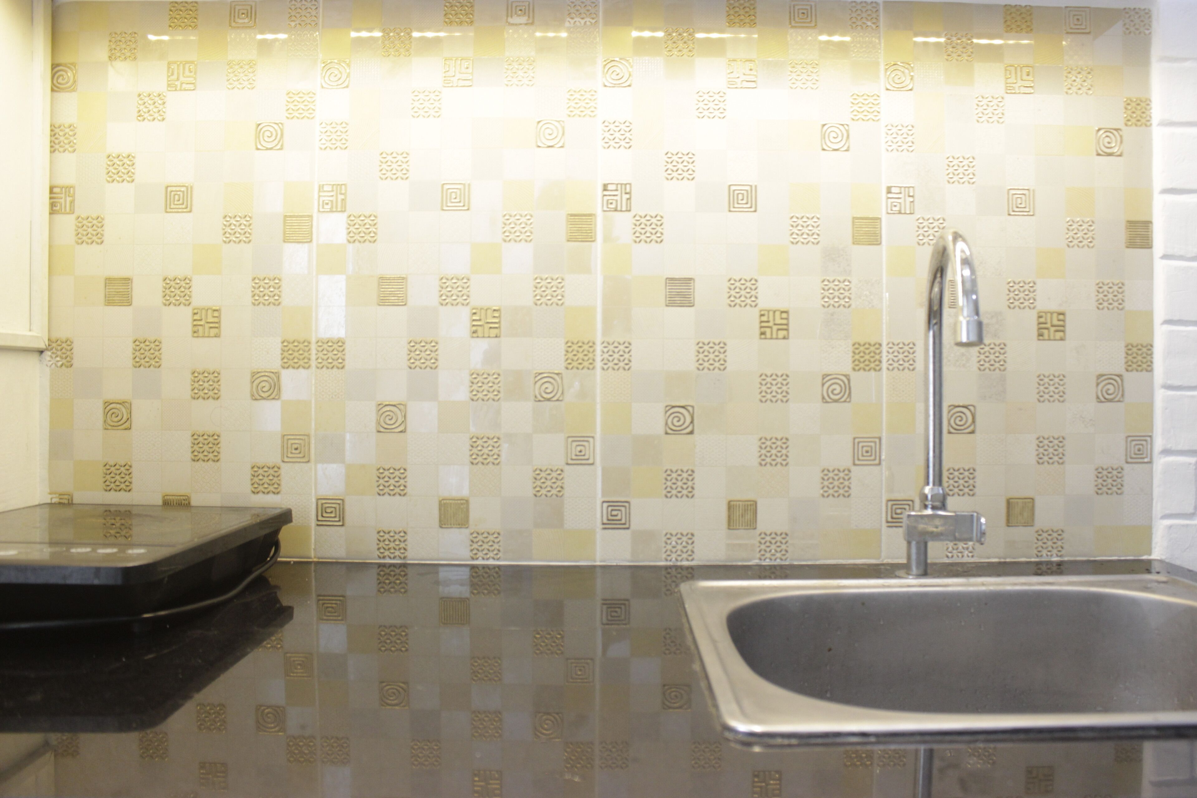 Rum | Eget kök | Kylskåp, spishäll, vattenkokare och grytor/köksredskap