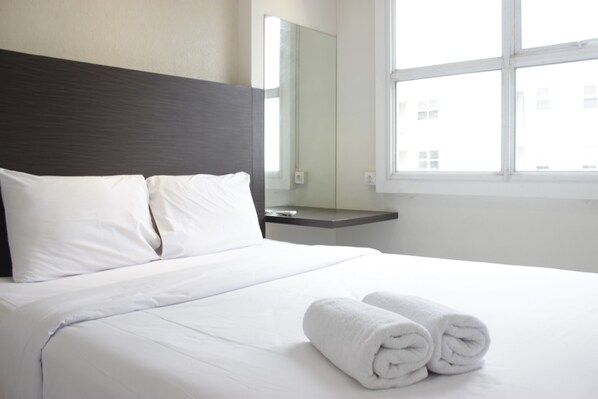 1 bedroom, free WiFi, bed sheets - Cozy High Floor 1BR at Parahyangan Residence (Bandung)