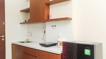 Rom | Eget kjøkken | Kjøleskap, kokeplater og kjøkkenutstyr