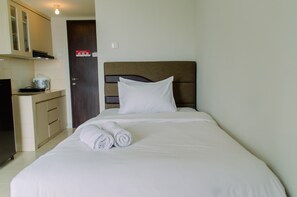 Room | 1 bedroom, free WiFi, bed sheets - Nice and Cozy Studio at Serpong Green View Apartment (South Tangerang)