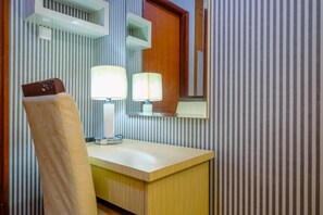 Room | 3 bedrooms, free WiFi, bed sheets - Lush 3BR Residence at Grand Palace Kemayoran (Jakarta)