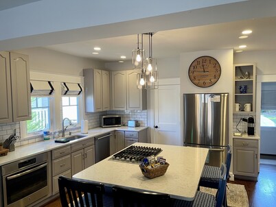Recently Renovated Annapolis Home - Conveniently Located