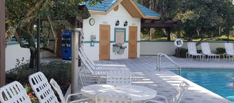 🧡Gorgeous Waterfront Oasis In Heart of The Villages 2 BR, 2 BA